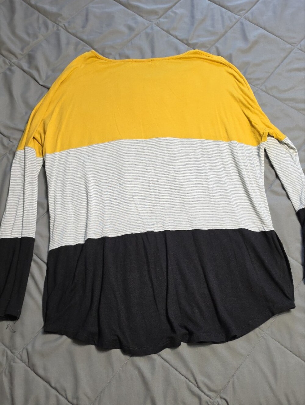 Colorblock Button-Accent Long Sleeve Top - Yellow, White & Black - Picture 6 of 6